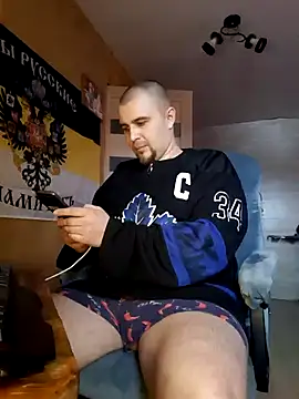 Snapshot of Foxyshaved chatting on 03/18/25, 02:28 Foxyshaved online show from 03/18/25, 02:28