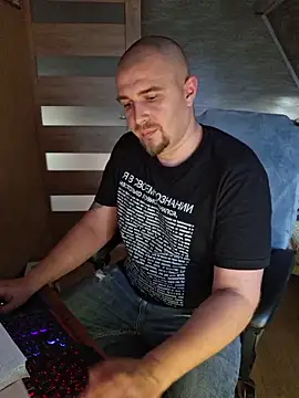 Foxyshaved online show from 11/04/25, 12:42