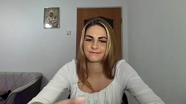 Snapshot of DagmarieFlirt chatting on 02/11/25, 08:10 DagmarieFlirt online show from 02/11/25, 08:10