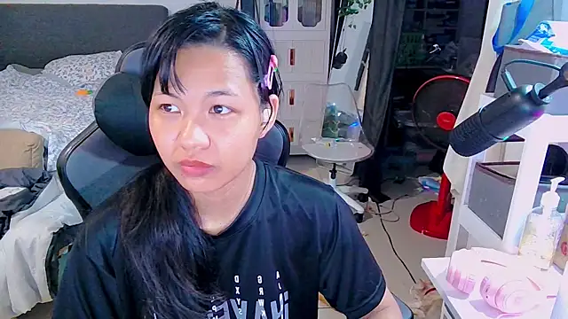 Snapshot of Kana_G chatting on 02/17/25, 07:33 Kana G online show from 02/17/25, 07:33