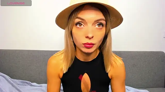  ellen meow  online show from 10/26/25, 08:53