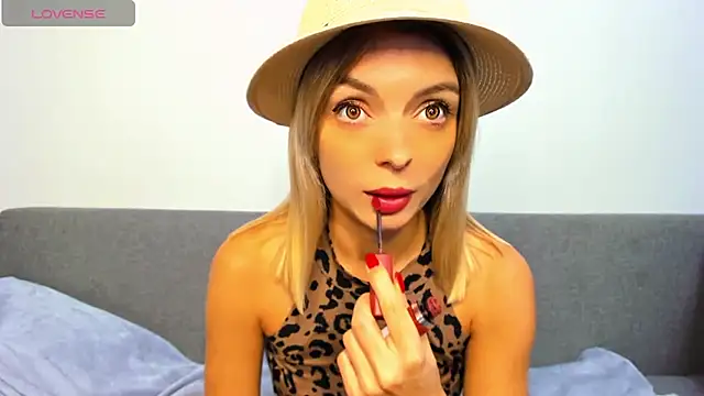  ellen meow  online show from 10/24/25, 09:14