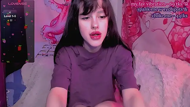 Snapshot of Sofagreen_ chatting on 12/12/24, 10:31 Sofagreen online show from 12/12/24, 10:31