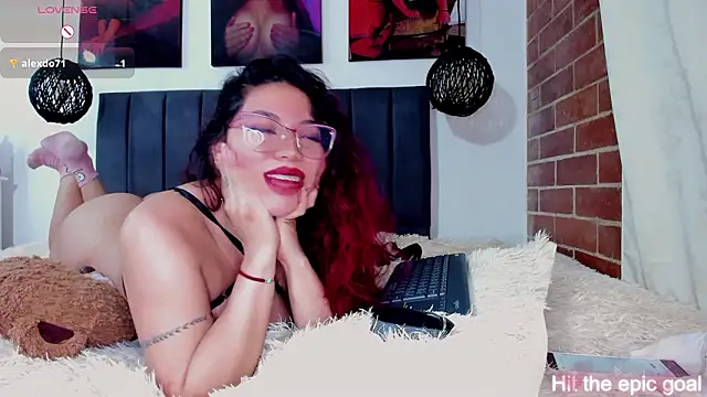 kyliejenner hot online show from 02/03/26, 06:40