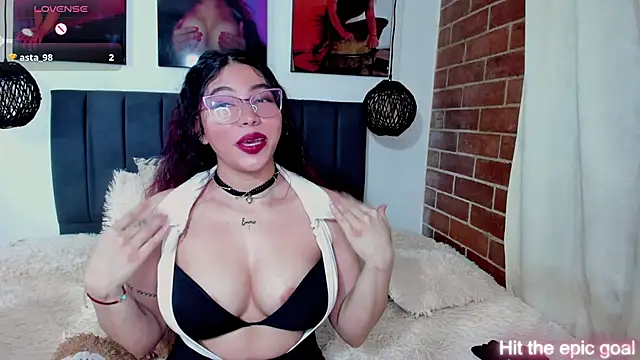 kyliejenner hot online show from 02/16/26, 04:22