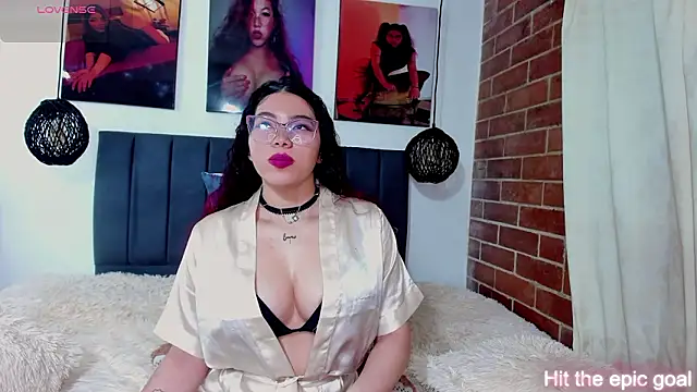 kyliejenner hot online show from 02/10/26, 03:16