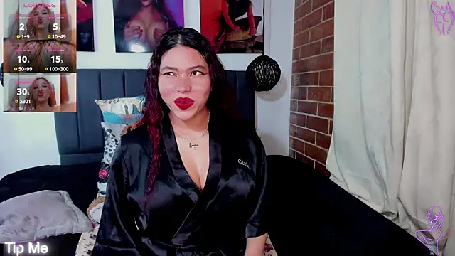 Snapshot of kyliejenner_hot chatting on 09/19/25, 03:32 kyliejenner hot online show from 09/19/25, 03:32