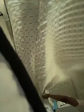 Snapshot of slimcateee chatting on 02/28/26, 05:18 slimcateee online show from 02/28/26, 05:18