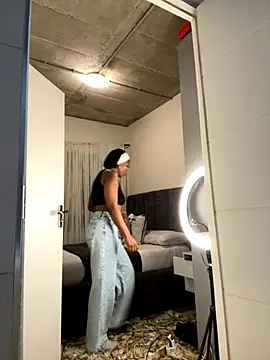 slimcateee online show from 11/14/25, 06:00