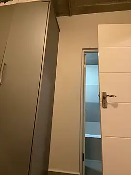 Snapshot of slimcateee chatting on 12/22/25, 06:30 slimcateee online show from 12/22/25, 06:30