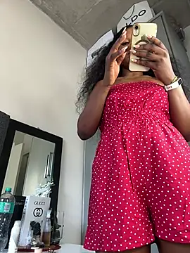 Snapshot of slimcateee chatting on 02/14/26, 06:46 slimcateee online show from 02/14/26, 06:46