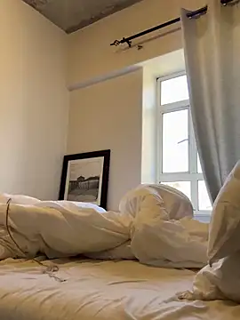 Snapshot of slimcateee chatting on 06/05/26, 07:14 slimcateee online show from 06/05/26, 07:14