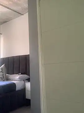 Snapshot of slimcateee chatting on 02/09/26, 10:57 slimcateee online show from 02/09/26, 10:57