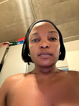 slimcateee online show from 11/18/25, 08:01