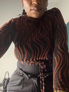 slimcateee online show from 10/19/25, 08:33