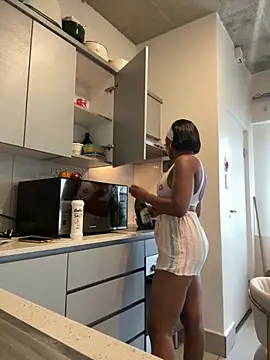 slimcateee online show from 11/16/25, 12:21