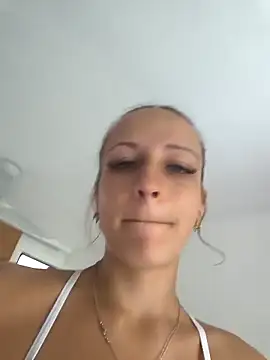 emma4xxx online show from 04/11/26, 12:51