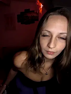 emma4xxx online show from 10/19/25, 07:16