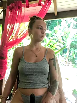 emma4xxx online show from 02/28/25, 07:46