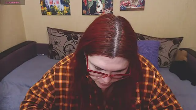 JuliaKeln online show from 04/22/26, 04:03