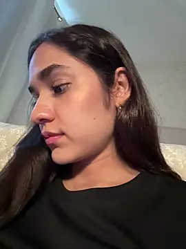 Snapshot of CuteeRose chatting on 03/13/26, 08:14 CuteeRose online show from 03/13/26, 08:14