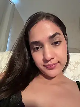 Snapshot of CuteeRose chatting on 03/27/26, 08:54 CuteeRose online show from 03/27/26, 08:54