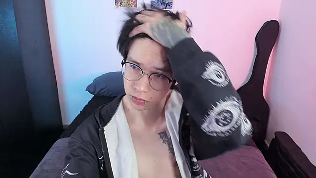 Aventure Twinks online show from 11/22/25, 03:49