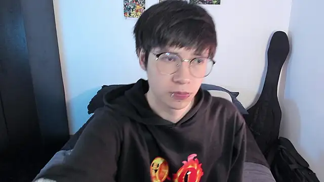 Snapshot of Aventure_Twinks chatting on 02/12/26, 04:23 Aventure Twinks online show from 02/12/26, 04:23