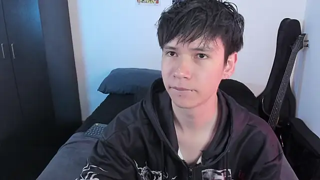 Aventure Twinks online show from 06/27/26, 12:05