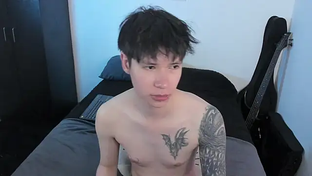 Aventure Twinks online show from 06/18/26, 08:36