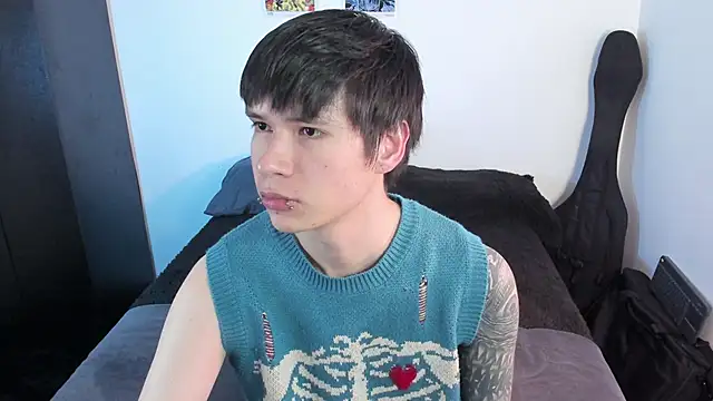 Snapshot of Aventure_Twinks chatting on 02/14/26, 02:12 Aventure Twinks online show from 02/14/26, 02:12