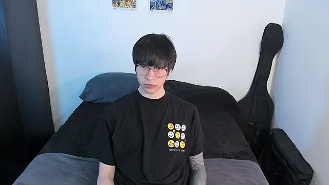 Snapshot of Aventure_Twinks chatting on 03/26/26, 01:37 Aventure Twinks online show from 03/26/26, 01:37