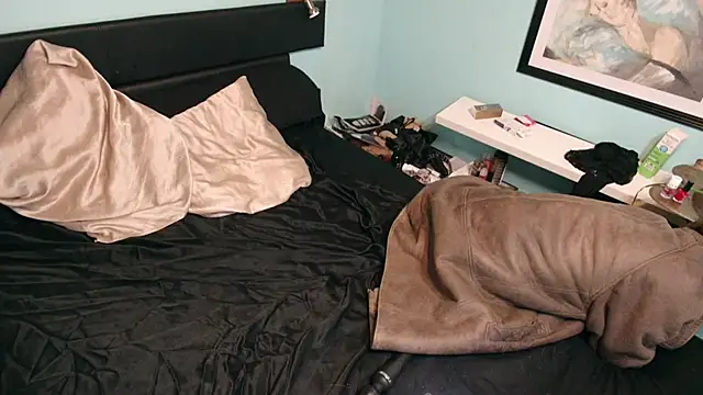 Prxscillia Tx online show from 11/13/25, 04:11