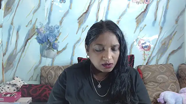 Snapshot of Indian_tracy chatting on 06/20/26, 08:19 Indian tracy online show from 06/20/26, 08:19
