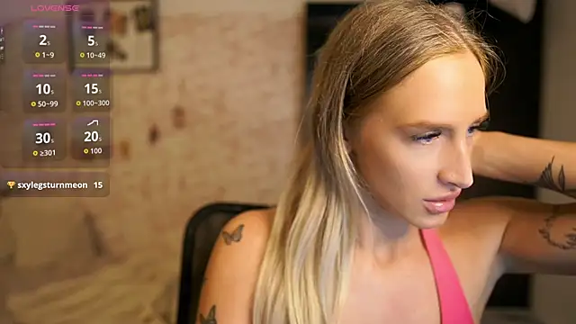 Nicolette  Shea  online show from 10/01/25, 08:19