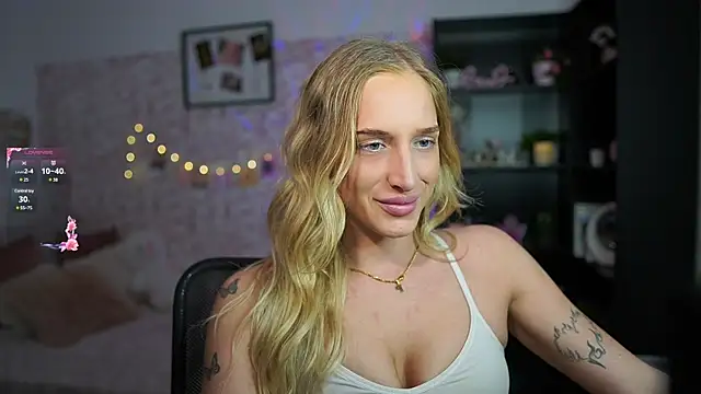 Nicolette  Shea  online show from 02/18/25, 04:58