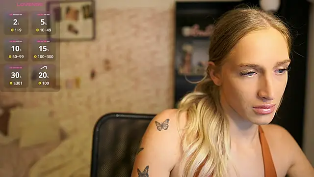 Nicolette  Shea  online show from 10/09/25, 07:31