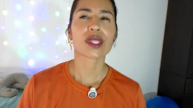 Snapshot of fantasty_nylon chatting on 01/31/26, 07:56 fantasty nylon online show from 01/31/26, 07:56