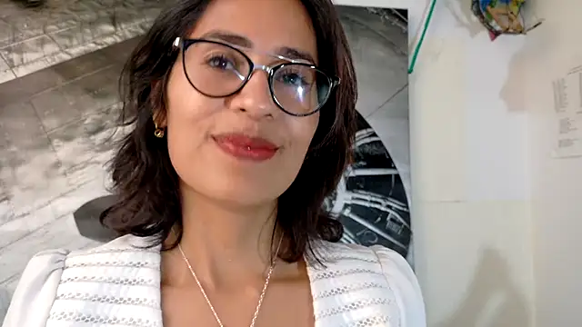 fantasty nylon online show from 11/25/25, 06:41