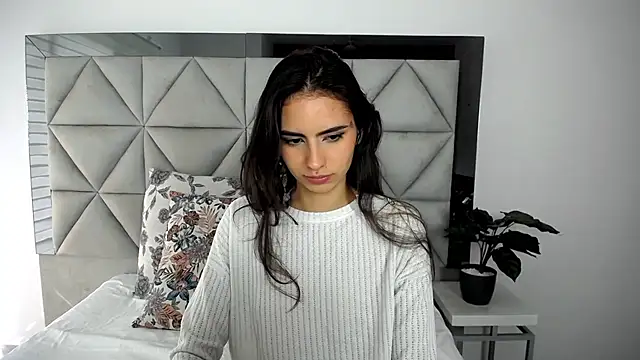 nina pons online show from 02/05/25, 09:07