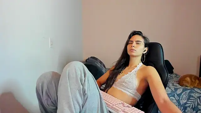 nina pons online show from 03/24/26, 12:21