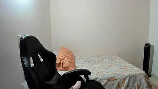 nina pons online show from 04/13/26, 08:24