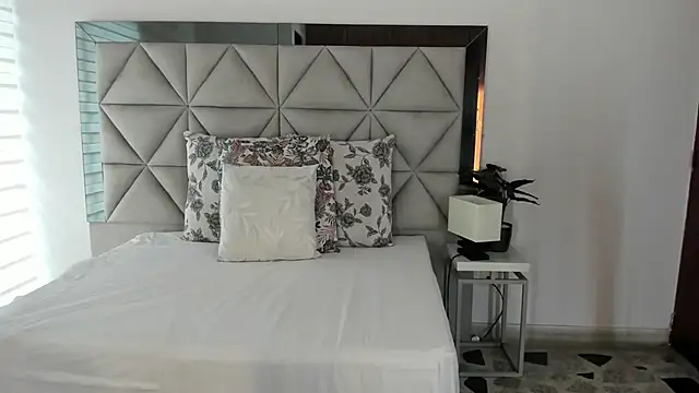 nina pons online show from 10/17/25, 08:54