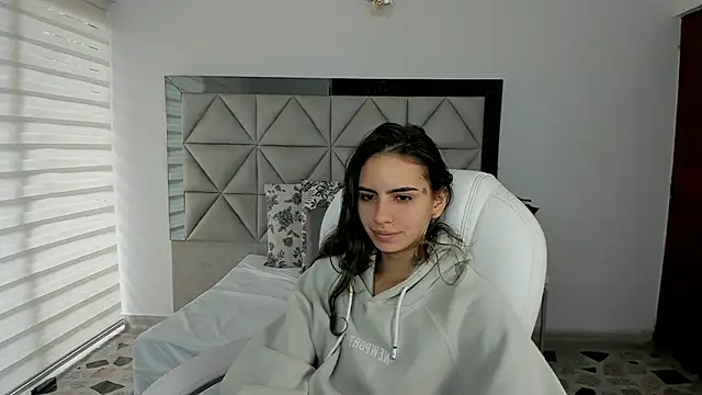 nina pons online show from 03/12/25, 09:03