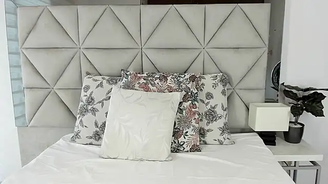 nina pons online show from 11/05/25, 08:34