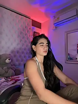 ZarahEvans online show from 12/03/25, 08:08