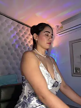 Snapshot of ZarahEvans chatting on 12/06/24, 10:35 ZarahEvans online show from 12/06/24, 10:35