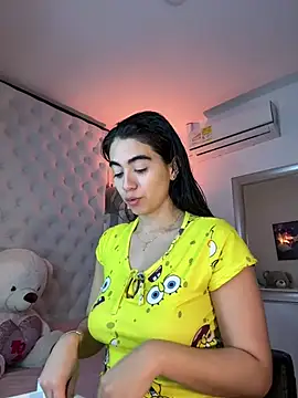 Snapshot of ZarahEvans chatting on 02/14/25, 07:44 ZarahEvans online show from 02/14/25, 07:44