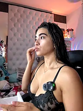 ZarahEvans online show from 11/04/25, 07:28