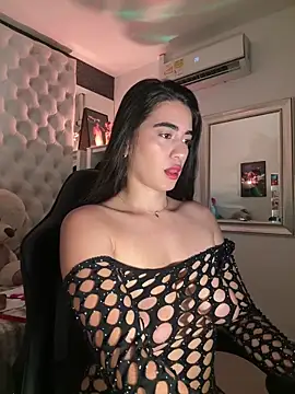 Snapshot of ZarahEvans chatting on 10/28/25, 07:24 ZarahEvans online show from 10/28/25, 07:24